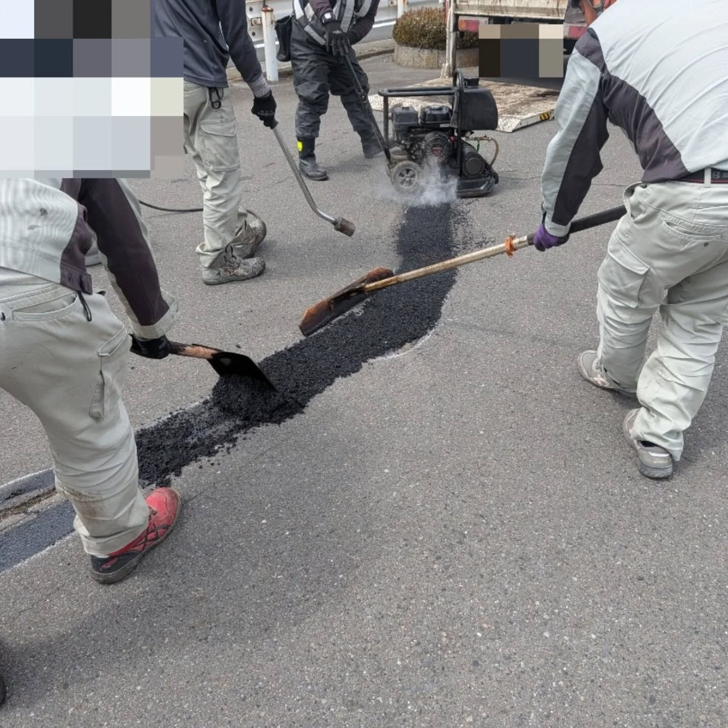 駐車場ライン引き　車止め　舗装補修工事